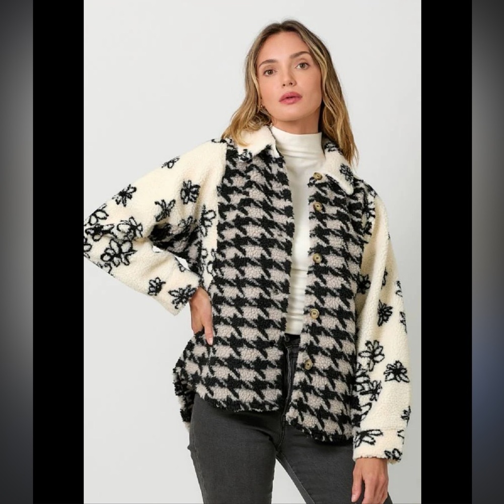 MYSTREE
FLOWERS & CHECKS FAUX FUR SHACKET NWT $120 S boho winter Sherpa casual